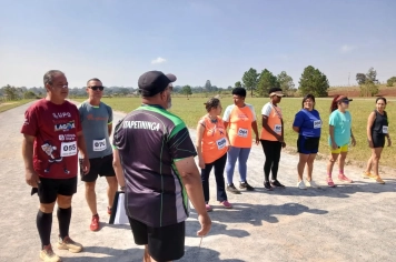 Foto - Corredores de Itapetininga sobem ao pódio no Festival de Atletismo 55+ realizado na Pista da FKB pela Prefeitura de Itapetininga