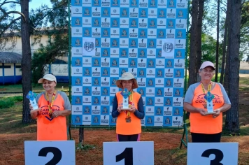 Foto - Corredores de Itapetininga sobem ao pódio no Festival de Atletismo 55+ realizado na Pista da FKB pela Prefeitura de Itapetininga