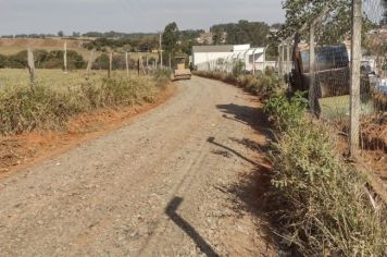 Prefeitura de Itapetininga faz manutenção em estrada de terra 