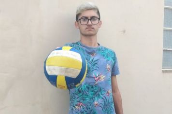Itapetiningano é selecionado para jogar pela equipe de vôlei do Sesi - Sorocaba