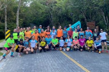 50 atletas de Itapetininga participam de treinão na Serra da Macaca