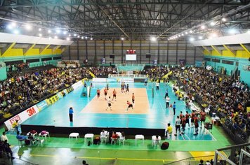 Torcida apoiou na estreia do Vôlei Itapetininga diante do SESI
