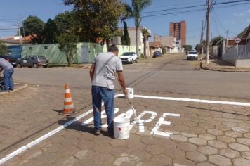 Prefeitura de Itapetininga renova sinalização vertical e horizontal nas ruas da área central, Jardim Bela Vista e Jardim São Bento