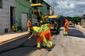 Prefeitura de Itapetininga revitaliza rua da Vila Mazzei para garantir trânsito seguro de motoristas e pedestres