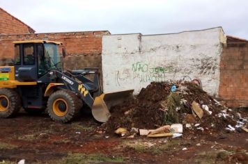 Prefeitura de Itapetininga remove entulhos e podas de galhos em quatro bairros da cidade