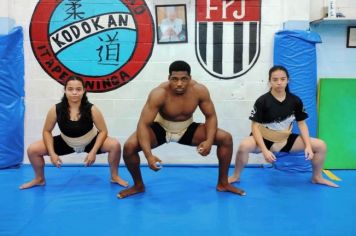 Itapetininganos se classificam para o Campeonato Mundial de Sumô, no Japão