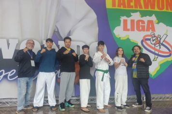 Atletas de Itapetininga participam 15ª Copa América de Taekwondo, em Arujá