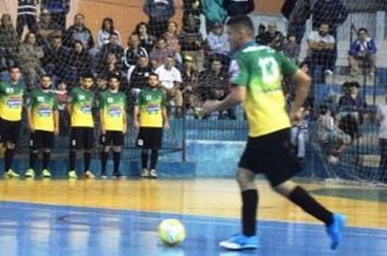 Equipes disputam semifinais da Copa TV TEM 