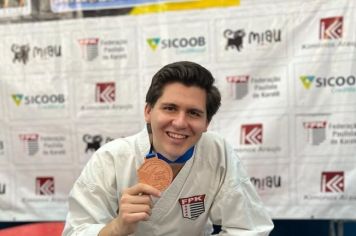 Carateca Fernando Martinez conquista o Bronze no Circuito Acak