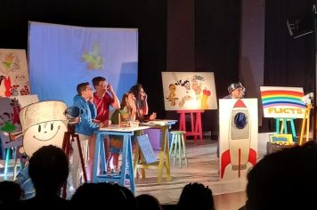 Grupo Trapiche apresentou “O Menino Maluquinho” na Festa da Garotada