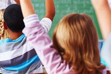 Alunos retornam às aulas nesta segunda (6)