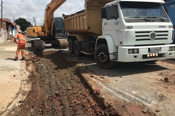Obras de recapeamento têm início no distrito do Rechã