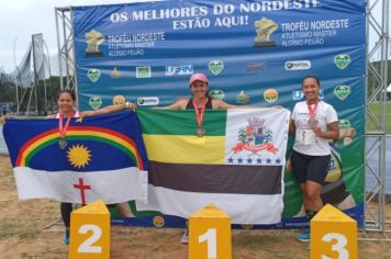 Professora Tati de Itapetininga conquista dois ouros e uma prata no Troféu Nordeste e entra para o ranking da Associação Master Mundial