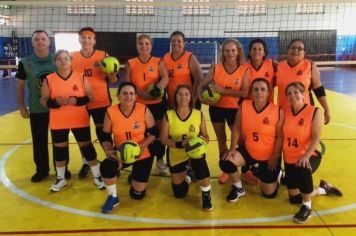 Voleibol Feminino de Itapetininga estreia com vitórias nos Jogos da Melhor Idade