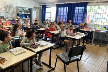 Secretaria do Meio Ambiente de Itapetininga faz palestra em escola para alunos participarem do Câmbio Verde no Central Parque 4 L