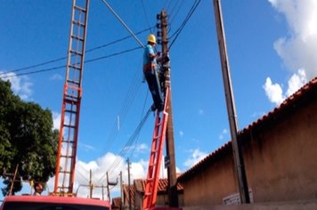 Prefeitura melhora iluminação nos distritos