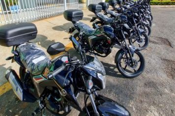 Com emenda de três vereadores, Prefeitura de Itapetininga adquire nove motos zero km para fiscalização