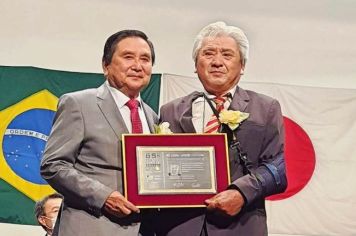 Itapetiningano Prof. Sakashita é homenageado com o Prêmio Paulista Brasil Nippo  