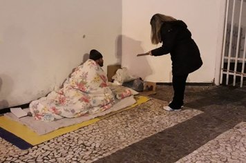 Blitz Sociais de Inverno oferecem amparo e orientação a moradores em situação de rua em Itapetininga