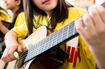 Quer aprender a tocar um instrumento? O Projeto Guri de Itapetininga vai abrir matrículas para cursos de graça de música!