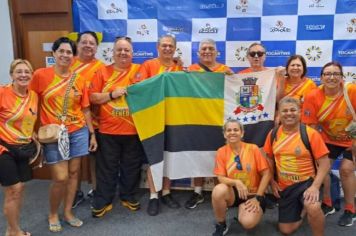 Atletas de Itapetininga participam da cerimônia de abertura da Super Liga Nacional de Voleibol Adaptado 58+