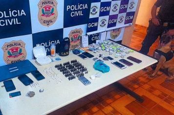 Canil da GCM de Itapetininga presta apoio à Polícia Civil de Guareí em operação com dois presos e 246 porções de drogas apreendidas