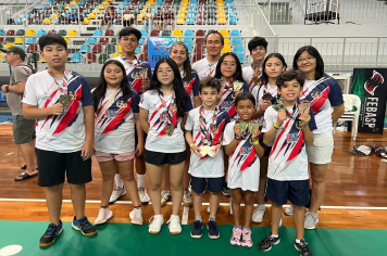 Itapetininga conquista 11 medalhas no Estadual de Badminton