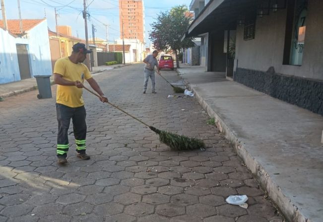 Serviços de zeladoria são realizados na área central de Itapetininga