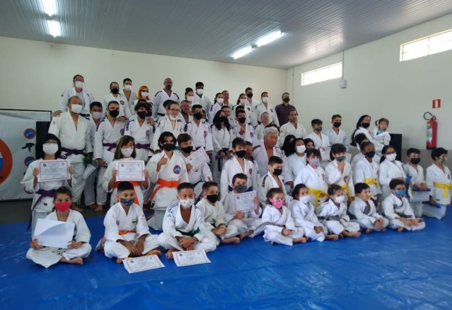 Celebrações marcam o encerramento das aulas das Escolinhas de Esporte