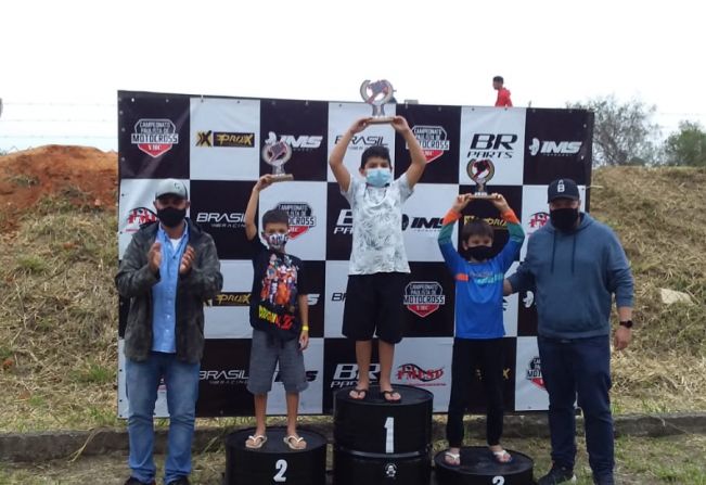 Dois jovens pilotos de Itapetininga ficam no pódio em duas categorias da 2ª etapa do Paulista de Motocross