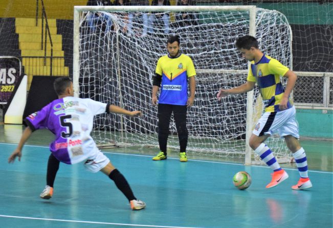 Itapetininga vence Araçoiaba da Serra pela Copa Record de Futsal Masculino