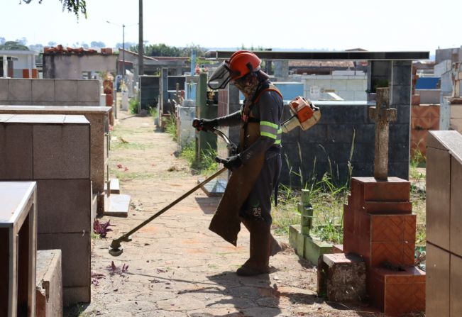 “Itapê + Limpa” segue com serviços no cemitério São João Batista e Santíssimo em Itapetininga 