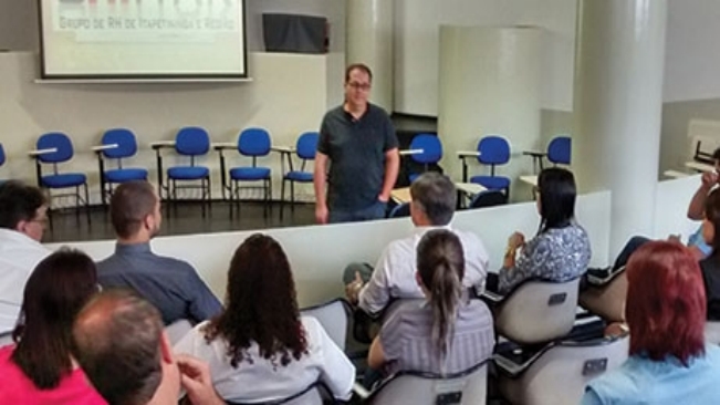 REUNIÃO DISCUTE PROPOSTAS PARA DESENVOLVIMENTO DO MUNICÍPIO