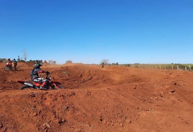 Itapetininga sedia workshop de Motocross na Pista Municipal com a presença do multicampeão, Rafael Zenni