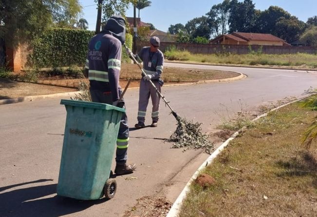 Prefeitura de Itapetininga realiza, diariamente, varrição e roçada nos bairros; confira os locais
