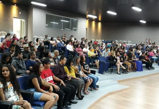 Auditório Municipal de Itapetininga sedia formatura do programa ACESSUAS