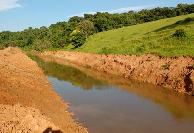 Trabalho para desassoreamento do Ribeirão Ponte Alta seguem para evitar enchentes