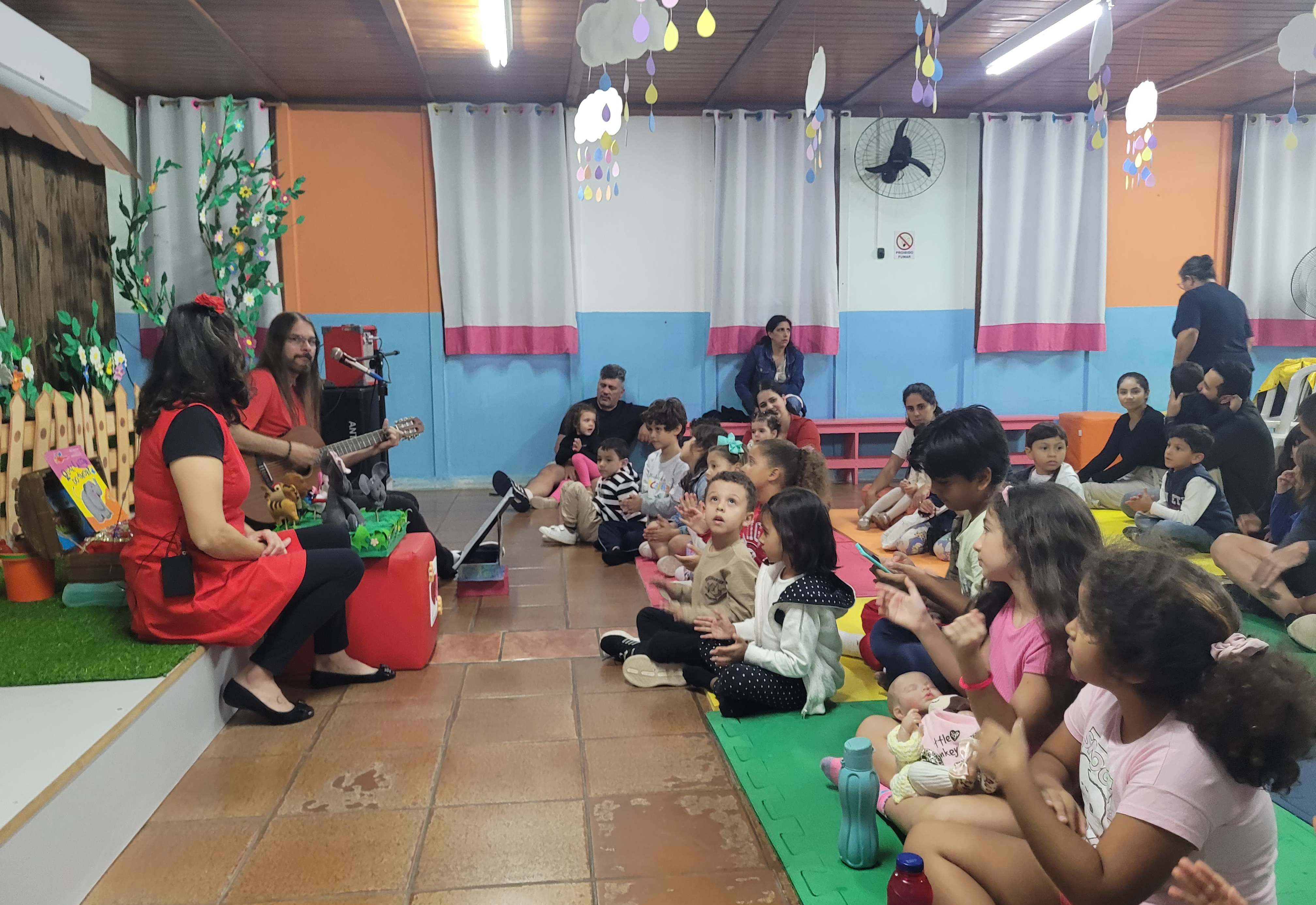 3ª edição da “Tarde de Histórias” reúne famílias no Espaço Estação Leitura