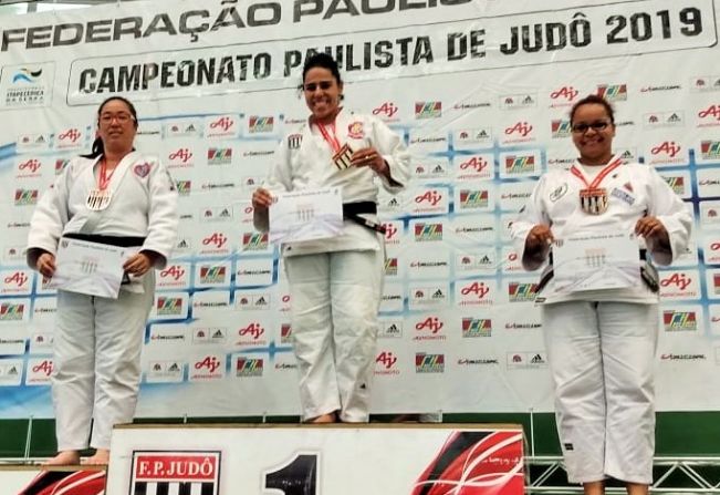Atletas itapetininganas conquistam pódio como campeã e vice do Campeonato Paulista de Judô em Itapecerica da Serra