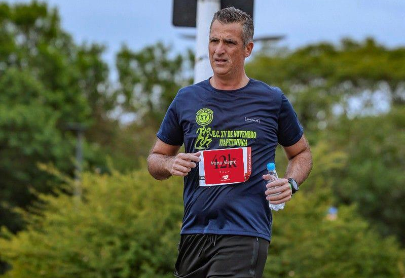 Atleta de Itapetininga representa a equipe XV de Novembro na Maratona New Balance, em Porto Alegre