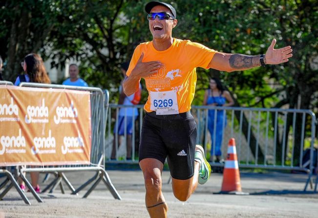 Itapetiningano Augusto Phols conquista o 1º lugar no Circuito Neo Running de corrida, em São Paulo