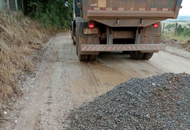 Com 4 mil km de estradas rurais, Secretaria de Serviços Públicos realiza a recuperação das malhas vicinais de Itapetininga