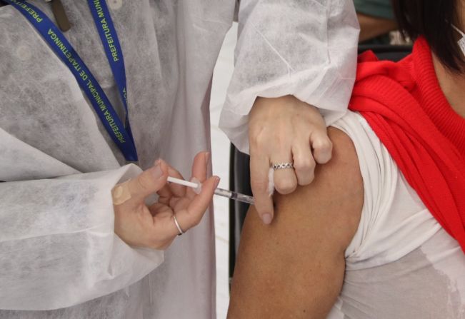 Nova repescagem da vacinação contra a Covid e Gripe para adultos dos públicos-alvo no Shopping neste sábado (21)