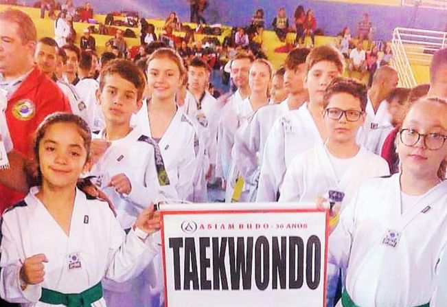 Itapetininganos são destaques em competição estadual de Taekwondo