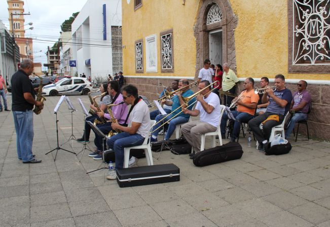Banda Municipal faz apresentação no Largo dos Amores