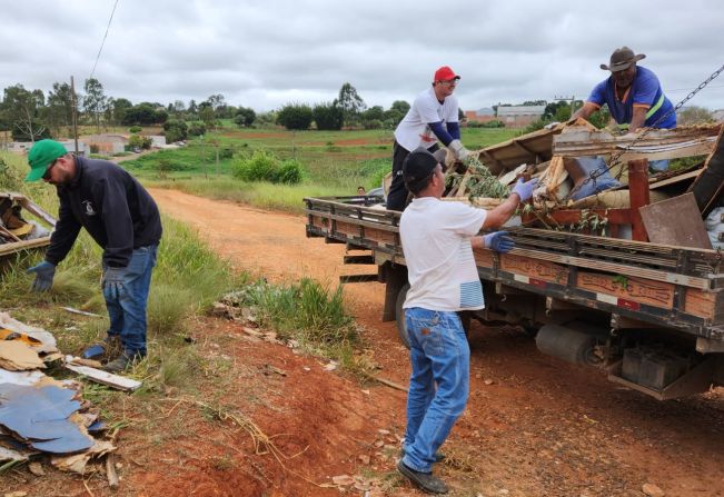 Mutirão contra a dengue remove 320 toneladas de resíduos do Jardim São Camilo, em Itapetininga