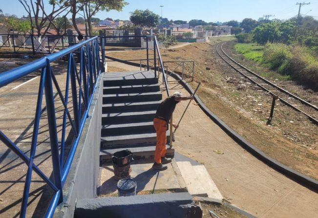 Prefeitura de Itapetininga realiza, diariamente, varrição e roçada nos bairros e mantém a cidade limpa