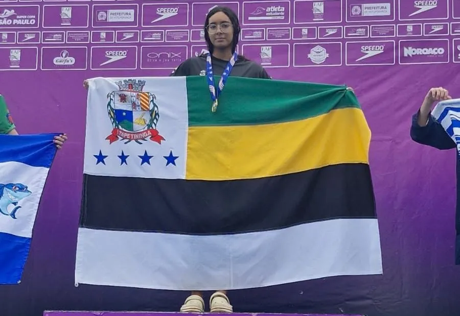 Atleta de Itapetininga Gabrielly Cardena conquista o 6º lugar no ranking da Federação Aquática Paulista de Natação