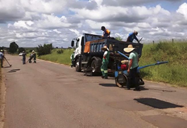 Prefeitura continua operação tapa-buraco na cidade