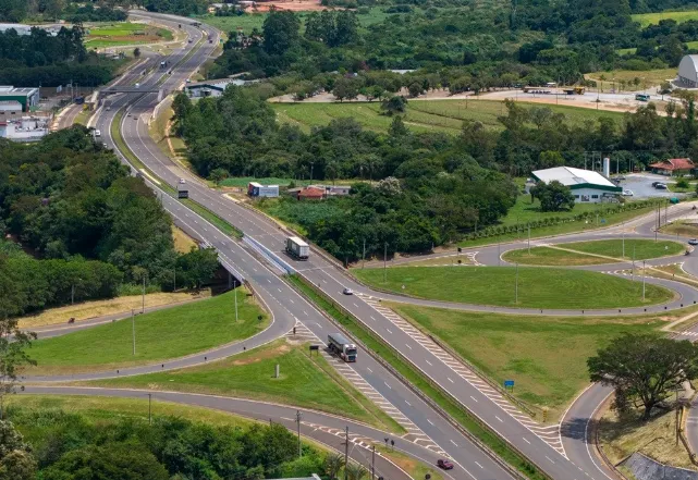 Feriado Corpus Christi: mais de 500 mil veículos devem circular pelas rodovias administradas pela SPVias